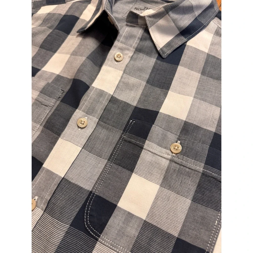 The North Face Mens Large‎ Navy Blue White Plaid Short Sleeve Button Down Shirt